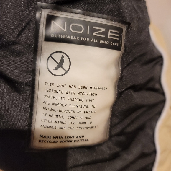 ***SOLD***Nozie hooded Puffer jacket - Picture 7 of 7